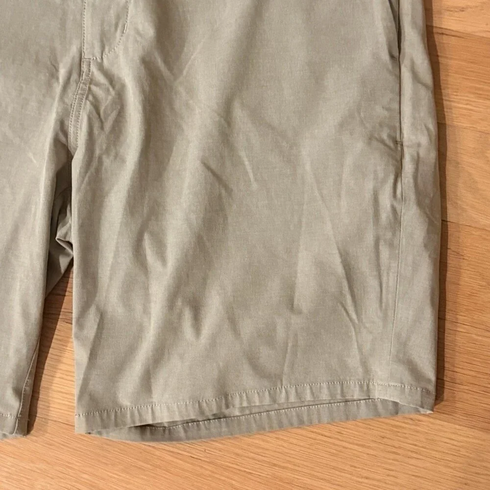 Vuori Shorts Mens 36 Khaki Tan Aim Chino Stretch Zip Pocket V368
